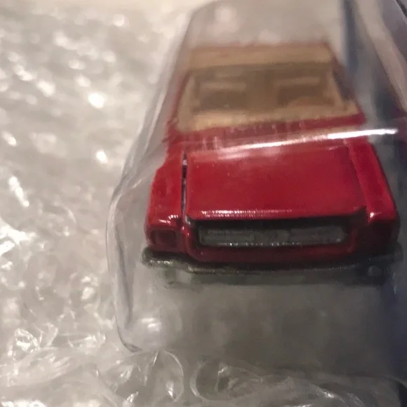 HotWheels Mint condition white walls 1965 convertible Ford mustang made in 1991 - Picture 4 of 5